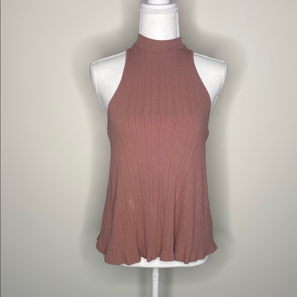 Love Culture Sleeveless Mauve Racerback Ribbed Top. Medium